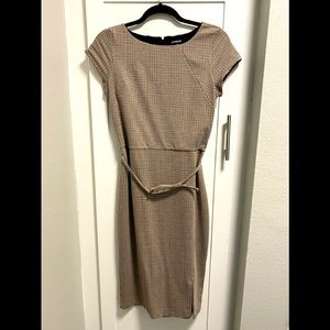 Express Belted Seamed Sheath Dress. Size Medium.